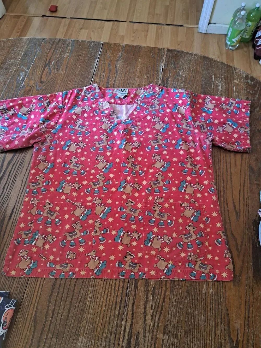 Large UA Scrubs Christmas Holiday Short Sleeve VNeck Scrub Top Shirt Pockets
